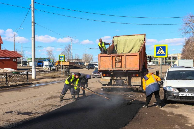 Поехали: с начала года на дорогах округа устранили порядка 2 600 ям Новости Подольска 